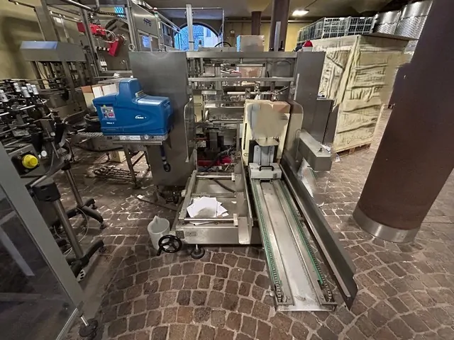 Formeuse de cartons APE FORM 1200 HMA d'occasion — 2006