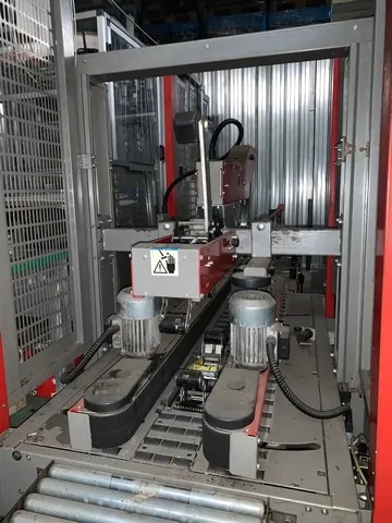 Encaisseuse Monobloc Cosma carton formage/packer d'occasion — 2008