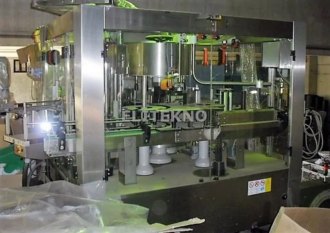Étiqueteuse Newtec Adhésive 2.500 b/h d'occasion — 2010 (never worked)