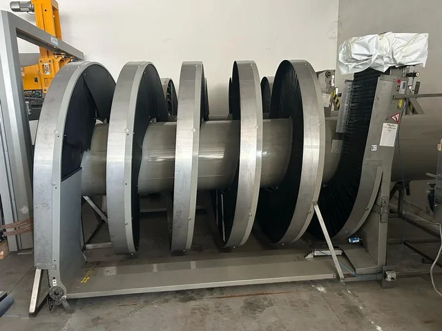 Ambaflex elevator et lowerator pour bundles/cartons SV-600-1600 d'occasion — 2004