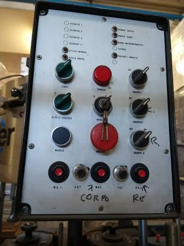 Étiqueteuse Keber Adhésive 2.400 b/h d'occasion — 1991.