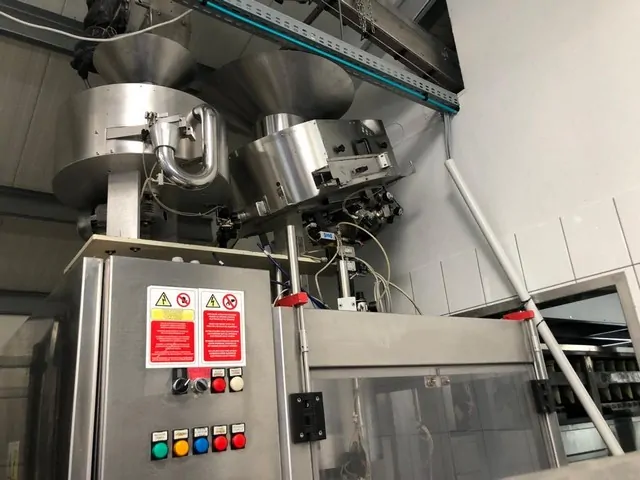 Boucheuse Arol Vis capsule 6T d'occasion — 1999