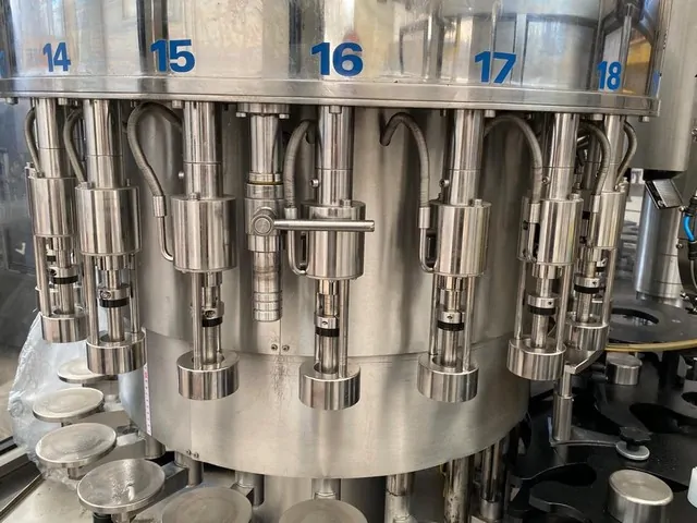 Monobloc de remplissage Alfatek 16.20.4 d'occasion — 2000