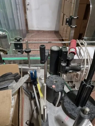 Étiqueteuse Enos base 1.000 b/h d'occasion — 2019