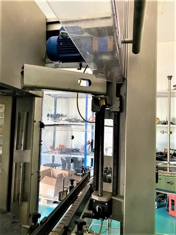 Étiqueteuse Kube Adhésive 18.000 b/h d'occasion — 2015.