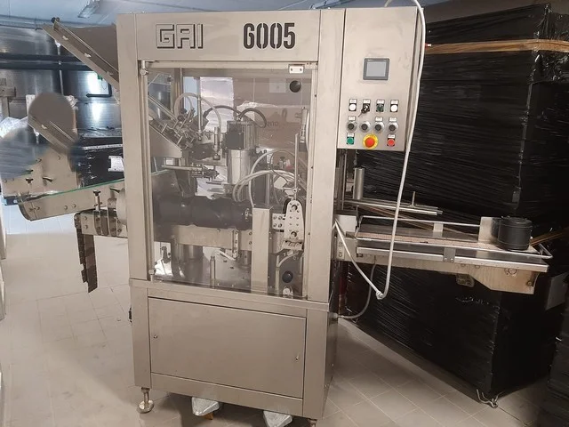 Gai Capsuleuse avec Étiqueteuse 6005W-001 d'occasion — 2015