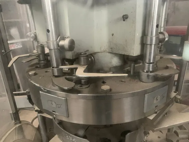 Boucheuse Delta 406 Bertolaso 9.000 b/h d'occasion